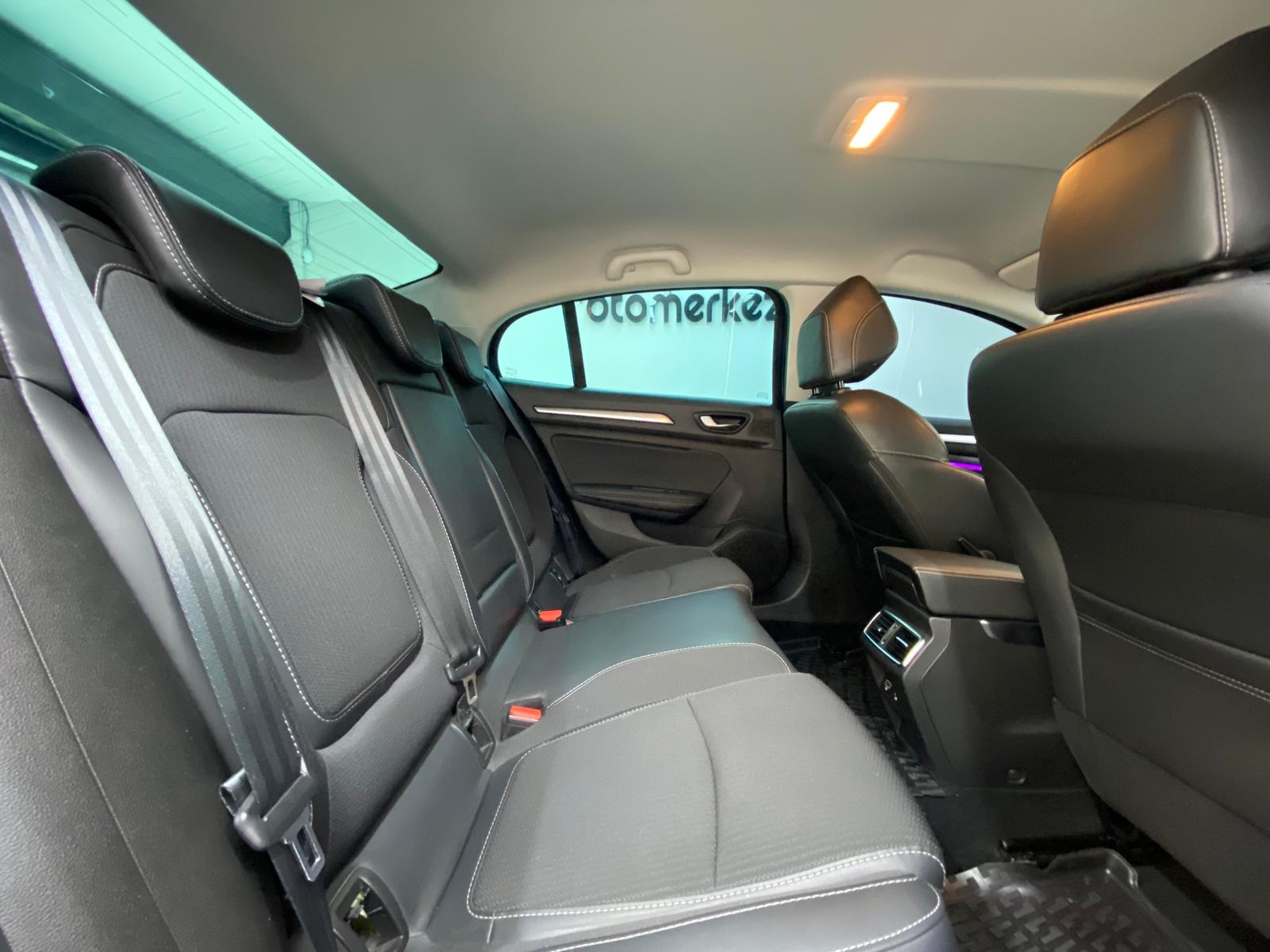 RENAULT MEGANE 24